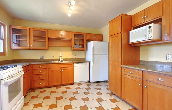 Quaint 3 Bedroom 2 Bathroom Home In The NE!