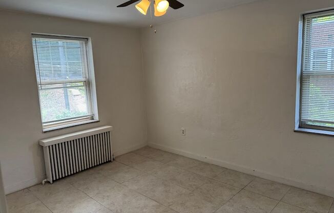 3 beds, 1 bath, 800 sqft, $2,195, Unit 316B