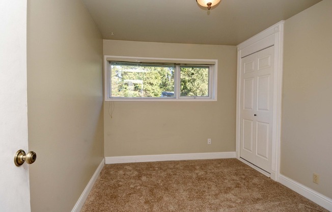 3 beds, 1 bath, $2,695