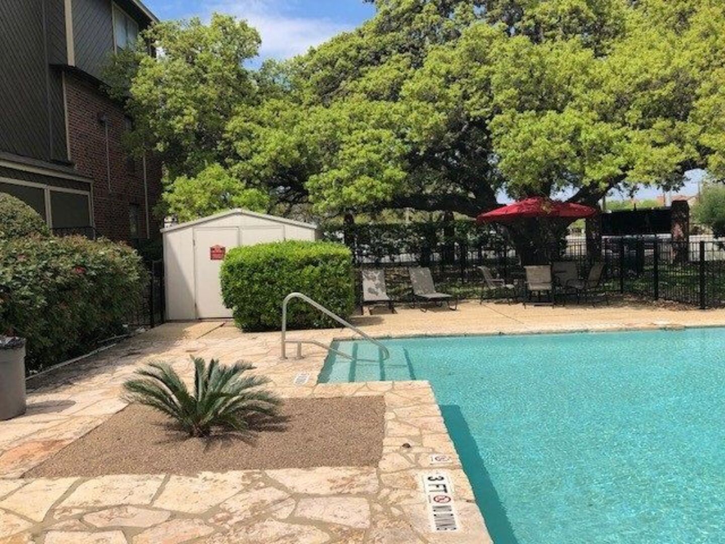 Lexington Apartments