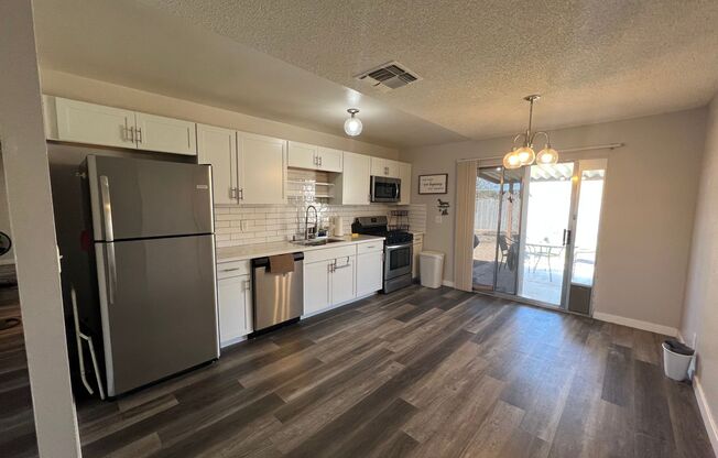 STUNNING 4BD/2BA SINGLE STORY IN HENDERSON. NO HOA!!