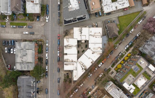 2 beds, 1 bath, 725 sqft, $2,930, Unit 401