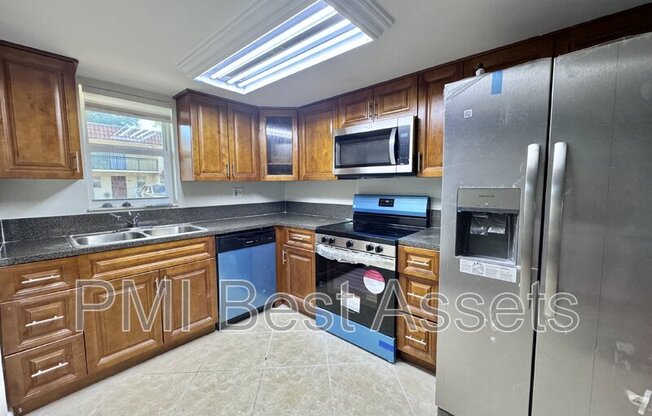 6520 SW 41 PL