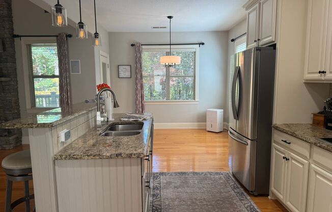 Elegant Full-Brick Estate 4 bedroom/2.5 bathroom