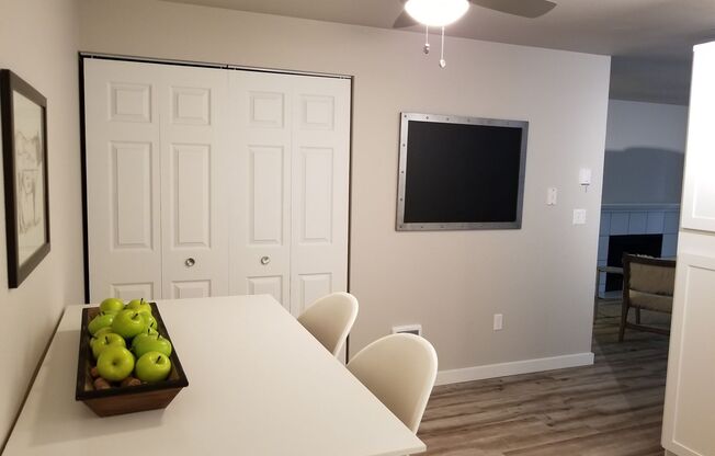 1 bed, 1 bath, 698 sqft, $1,495, Unit B-08
