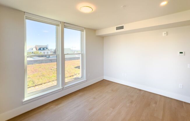 1 bed, 1 bath, $5,000, Unit 505