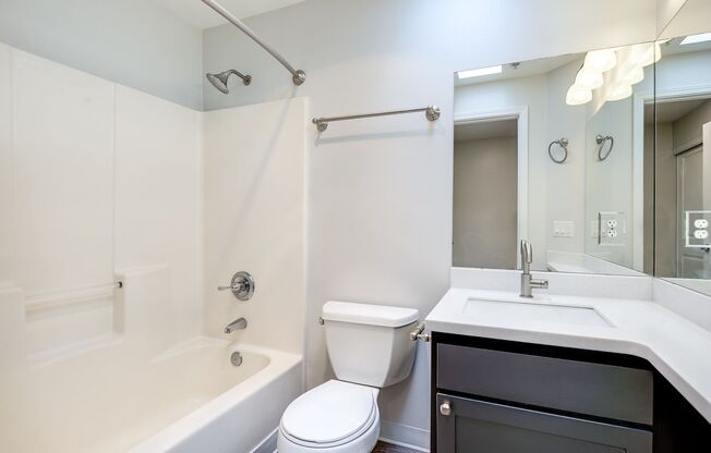 2 beds, 2 baths, 865 sqft, $2,350, Unit 2-204