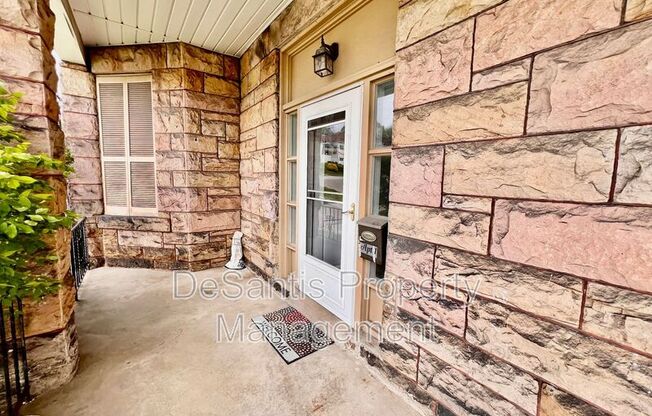 212 N HIGHLAND AVE