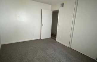 1 bed, 1 bath, 592 sqft, $1,209, Unit 33