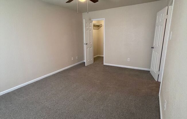 2 beds, 1 bath, 812 sqft, $1,085, Unit 1106