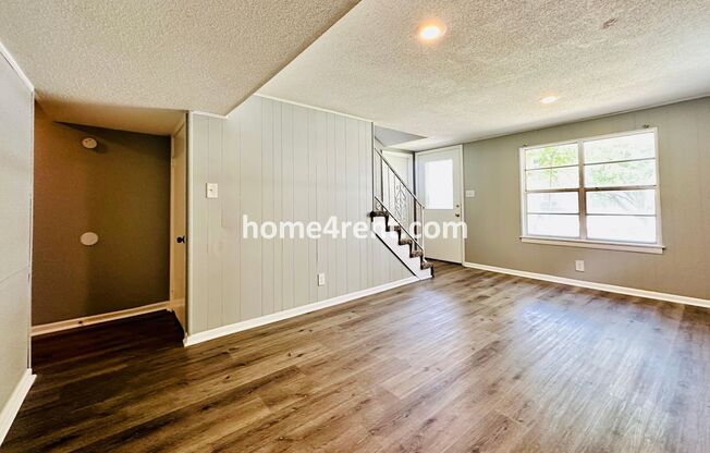 Maintenance Free Townhome Conveniently Located in Overland Park!