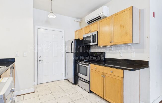 1 bed, 1 bath, 719 sqft, $1,220, Unit 203