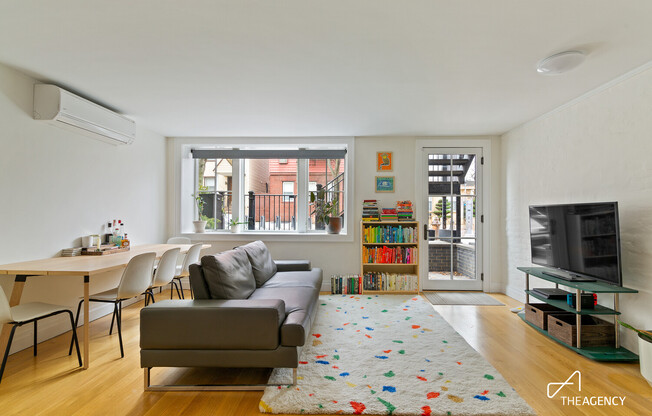 290 MANHATTAN AVE