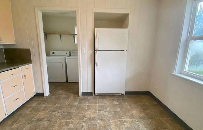 2 beds, 1 bath, $1,550