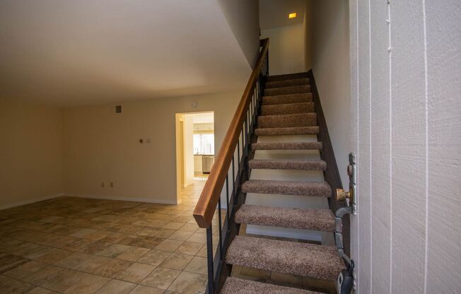 Spacious 3BR Condo with Pool View in Tanglewood!!
