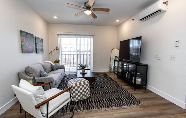 2 beds, 2 baths, 855 sqft, $1,795, Unit 5661 #203 Silverstone