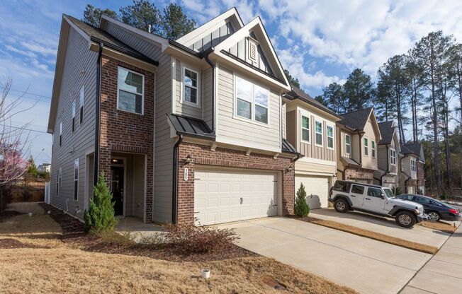 Welcome to this stunning 3-bedroom, 2.5-bathroom end-unit townhouse located in the vibrant city of Raleigh, NC.