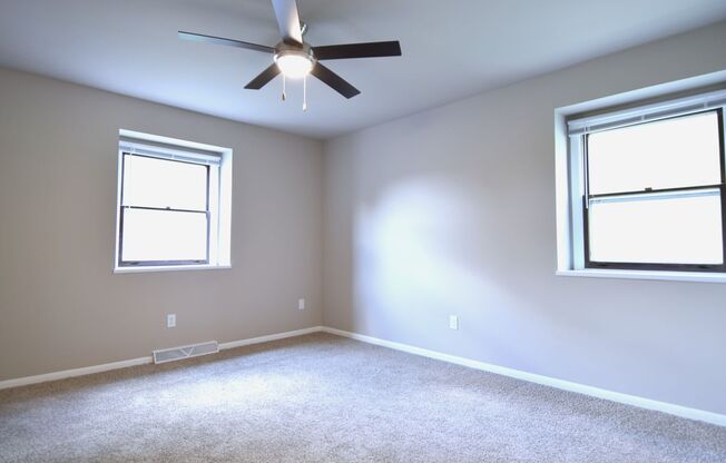 3 beds, 2 baths, 1,300 sqft, $2,505, Unit 3208-2