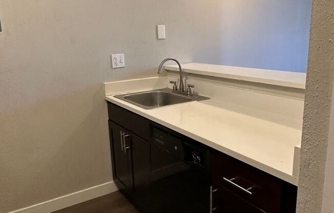 1 bed, 1 bath, 600 sqft, $1,095, Unit 102