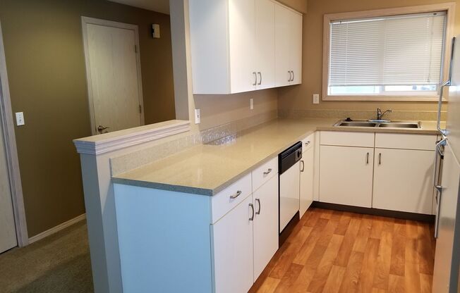 2 beds, 2.5 baths, 1,497 sqft, $2,050, Unit V98