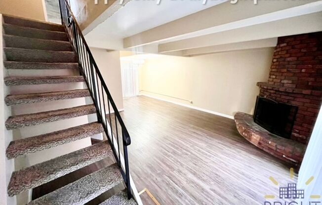 2 beds, 1.5 baths, 950 sqft, $1,975, Unit Apt. 04
