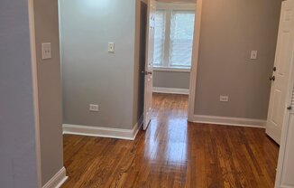 1142 W 84 ST