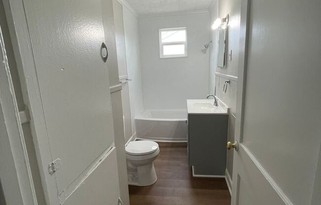 3 beds, 1 bath, $1,150