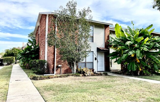 3 BR 2.5 BA Luxury Townhouse