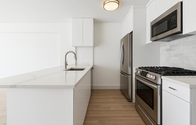 1 bed, 1 bath, $5,500, Unit 29D