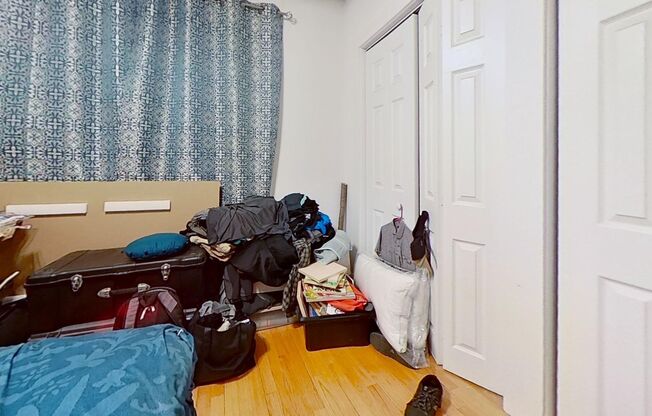 Large Lakeview Garden One Bedroom Includes Heat