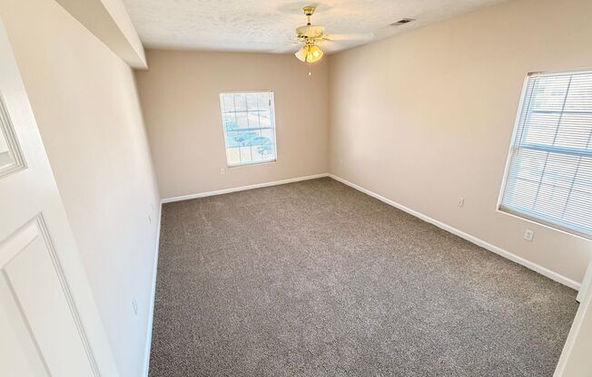 2 beds, 1 bath, 1,047 sqft, $1,242, Unit 14-301