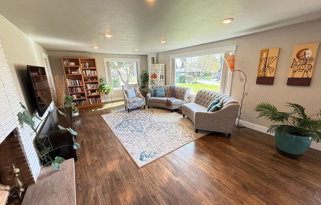 Beautiful Fully Furnished 3-Bedroom Home in Desirable West Valley!