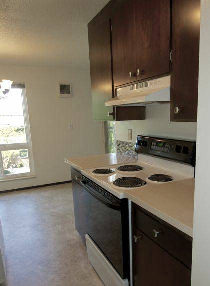 2 beds, 1 bath, 850 sqft, $2,100, Unit Unit 302