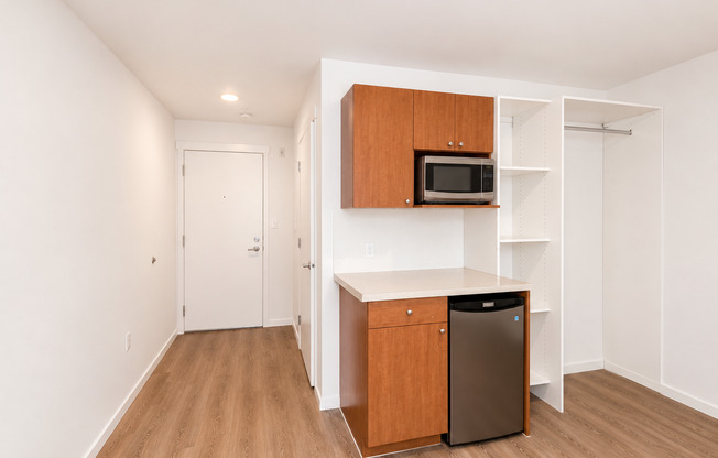Studio, 1 bath, 176 sqft, $1,295, Unit 3219