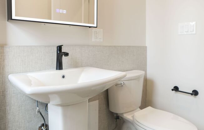 1 bed, 1 bath, 645 sqft, $2,150, Unit 3529.5-1E