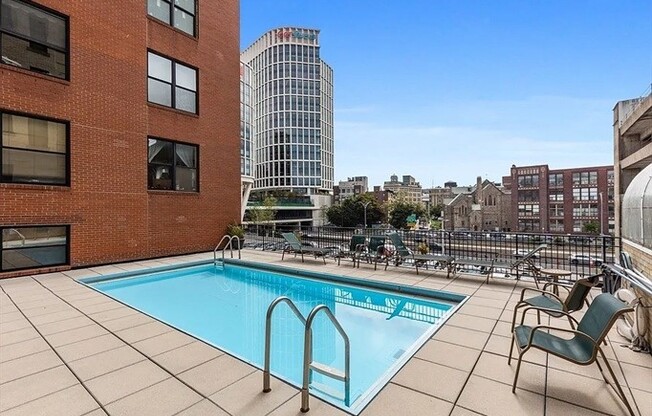 390 COMMONWEALTH AVE