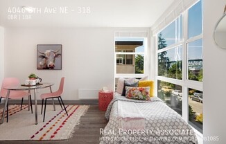 4046 8th Ave NE