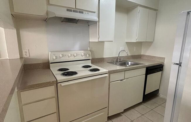 1 bed, 1 bath, 570 sqft, $1,285, Unit OPA-247