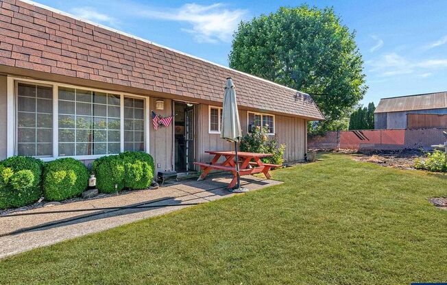 2 Bedroom Condo For Rent