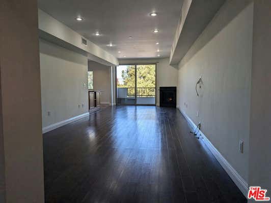 3 beds, 3 baths, 1,630 sqft, $3,800, Unit 306