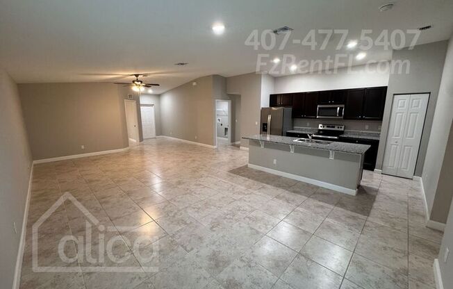 737 DANIELS AVE SW
