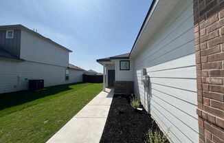 3 beds, 2 baths, $1,595