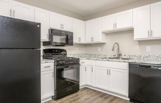 3 beds, 2 baths, 1,096 sqft, $1,550