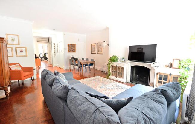 120 E 61 ST