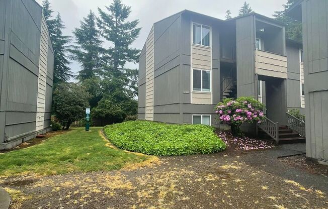 2 beds, 1 bath, 760 sqft, $1,525, Unit 47
