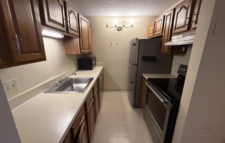 2 beds, 2 baths, 900 sqft, $3,300, Unit 3E