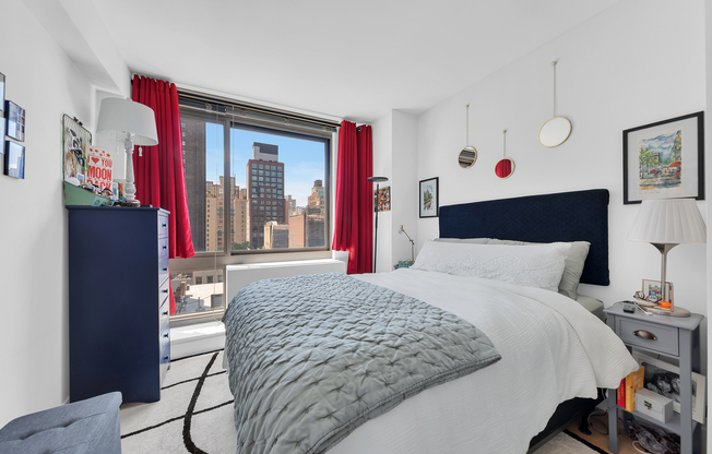 242 E 25 ST