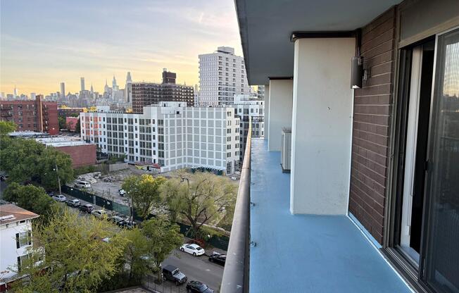 3 beds, 2 baths, 1,375 sqft, $5,200, Unit 9J