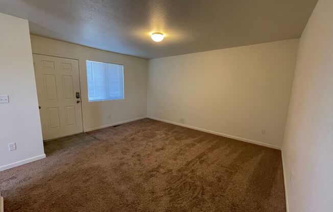 2 beds, 1 bath, 900 sqft, $995, Unit D