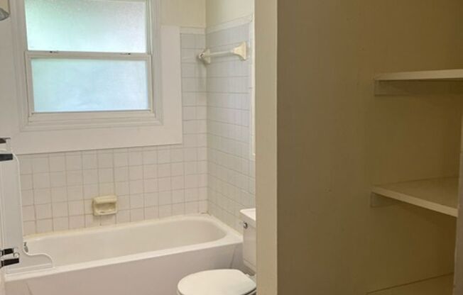 1 bed, 1 bath, $675, Unit 2